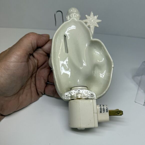 Midwest Seasons Mary Joseph Baby Jesus Nativity Scene White Nightlight New - Picture 4 of 5